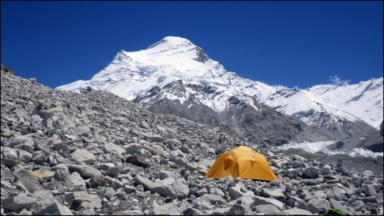 Cho Oyu Bergansicht mit Zelt Basecamp auf 5700 Metern